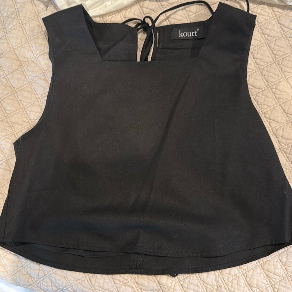 KOURT linen crop tank (CLOSET CLEAN OUT) tie back never been worn